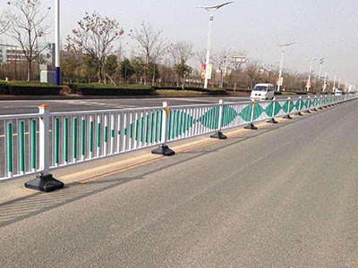 道路锌钢护栏图片2